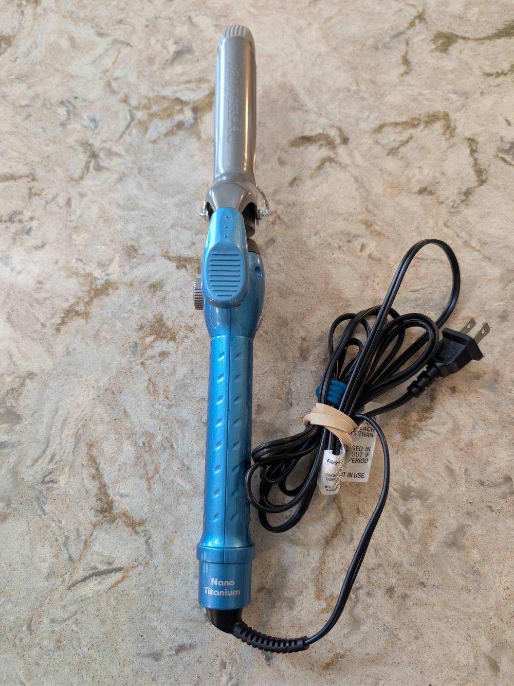 BaByliss Pro Nano Titanium Blue Curling Iron